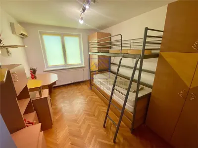 Apartament de vanzare in Sibiu - renovat si mobilat cu pivnita, zona Ariesului - foto 2
