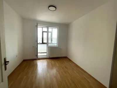 3 camere decomandat | 60 mp + logie | Etaj intermediar | Calea Bucuresti - Brasov
