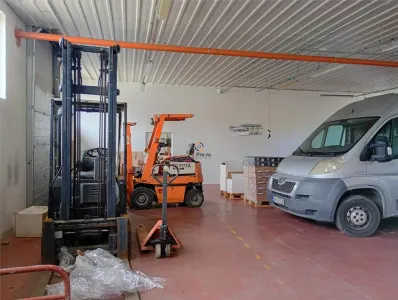Hala industriala + Casa+ 9650 mp teren - foto 2