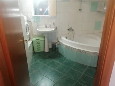 Spatios cu 2 Bai Iulius Mall - foto 4
