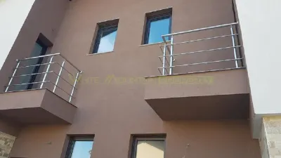 Vila 4 camere de vanzare in Otopeni Odai - foto 1