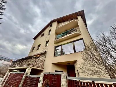 Vila spatioasa de inchiriat – 11 camere – Centrul Civic, Brasov | Ideala locuinta sau birouri - Brasov