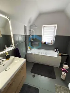Casa individuala de vanzare cartier Europa-Zorilor, teren generos - foto 8