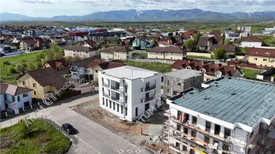 De vanzare apartament cu 3 camere si 2 bai la etajul 1 in Selimbar - foto 2