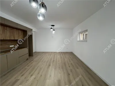 De vanzare apartament cu 3 camere decomandate cu 2 balcoane si loc de parcare in zona Calea Surii Mici - Sibiu