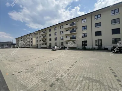 De vanzare apartament cu 3 camere 2 bai si 2 balcoane la etajul 1 zona Doamna Stanca - Sibiu
