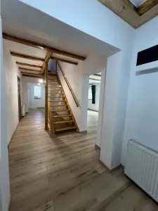 De vanzare cabana cu 7 camere 7 bai si teren 1000 mp in Avrig zona Mlaci - foto 16