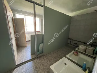 Casa de inchiriat la cheie cu suprafata de 200 mp Parter Etaj si curte 250 mp situata in zona Gusterita din Sibiu - foto 9