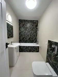 De vanzare apartament cu 3 camere decomandate cu 2 balcoane si loc de parcare in zona Calea Surii Mici - foto 6