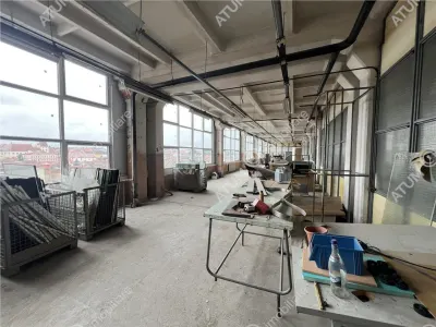 De vanzare hala industriala 1738 mp cu lift industrial situat in zona Centrala din Sibiu - foto 4
