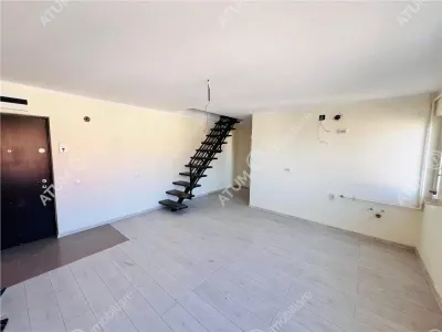 Apartament de vanzare cu 3 camere 2 bai situat in zona Rahovei din Sibiu - foto 2