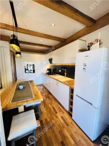 Casa individuala de vanzare cu 3 camere 2 bai si teren 172 mp situata in localitatea Sibiel - foto 5