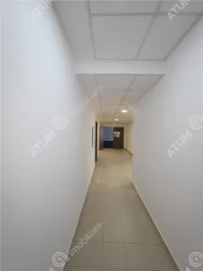 Spatiu comercial generos de inchiriat situat pe Calea Dumbravi in Sibiu - foto 13
