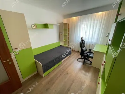 De inchiriat apartament cu 3 camere decomandate si 2 balcoane din zona centrala din Sibiu - foto 6