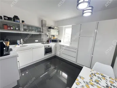 De vanzare apartament mobilat si utilat cu 3 camere 2 bai pivnita situat in zona Turnisor din Sibiu - foto 8