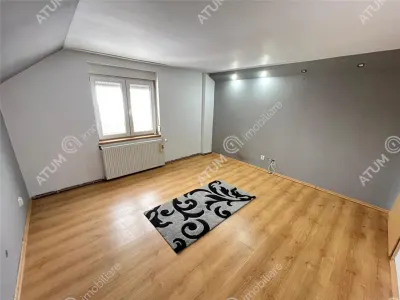 De vanzare casa individuala cu 8 camere 2 garaje amplasata pe teren de 500 mp situata in Selimbar/Shopping City - foto 15