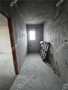 Casa individuala cu 4 camere si curte libera 340 de mp in orasul Cisnadie din Sibiu - foto 13