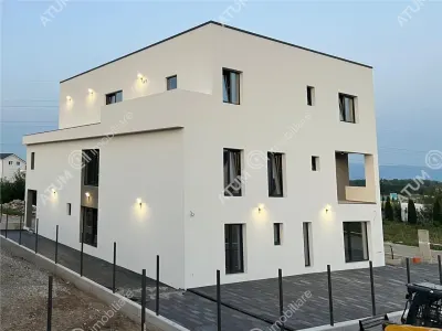 De vanzare penthouse cu 3 camere decoamndate si doua terase zona Arhitectilor Sibiu - foto 15