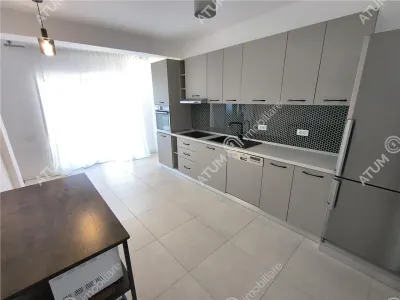 De inchiriat casa ultramoderna cu 4 camere 3 bai si dressing 170 mp utili in Sibiu - foto 6