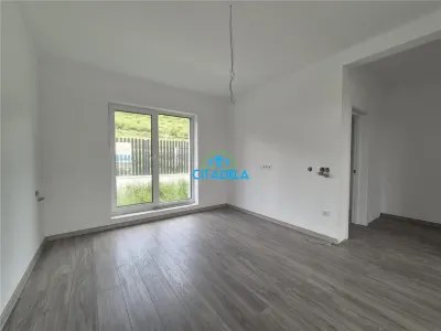 Casa noua Cetate pozitie deosebita, 300000 euro - foto 14