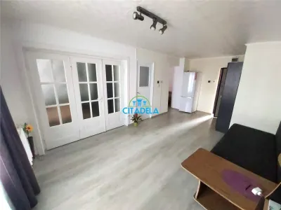Apartament 2 camere Cetate,etaj 4,52000 euro - foto 1