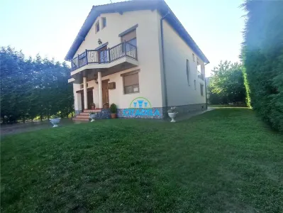 Casa 5 camere, garaj, 560 mp teren,  Cetate-Kaufland - Alba Iulia