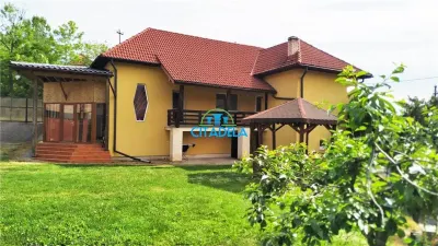 Casa renovata,Ampoita,1700 mp teren - Alba Iulia