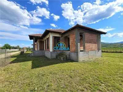 Casa pe nivel Sard, toate utilitatile,115000 euro - Alba Iulia