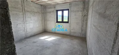 Casa pe nivel Sard, toate utilitatile,115000 euro - foto 7