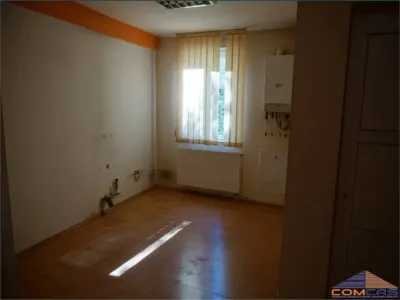 SPATIU COMERCIAL DE INCHIRIAT - foto 6