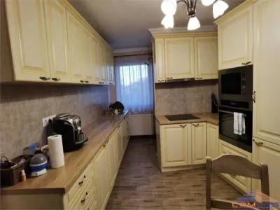 VILA DE VANZARE str.AUREL VLAICU - foto 4
