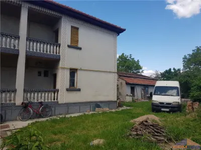 Casa cu teren 500 mp pe strada Liviu Rebreanu - foto 4