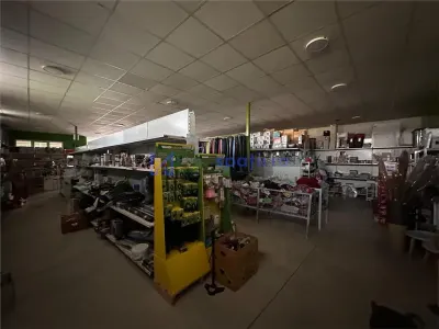 Spatiu comercial Scobinti, fost market, 569mp - foto 5