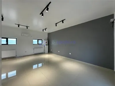 Spatii birouri de la 36mp la 72mp, vad, depozit, zona Mall Moldova - foto 9