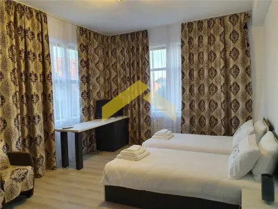 Casa pe colt cu teren de 2464 mp in ZONA MICALACA - foto 12