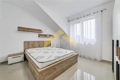 Apartament cu 3 camere tip Penthouse de vanzarezona Bujac - foto 3