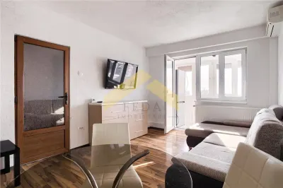 Apartament 2 camere de vanzare zona Aurel Vlaicu - Arad