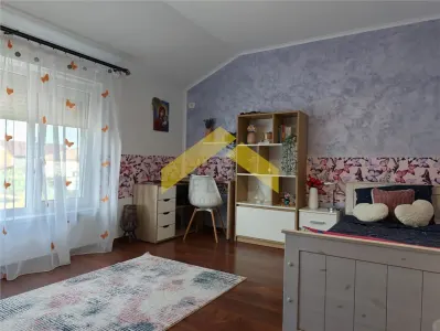 Casa de vanzare in cartierul Via Carmina, Vladimirescu - foto 17