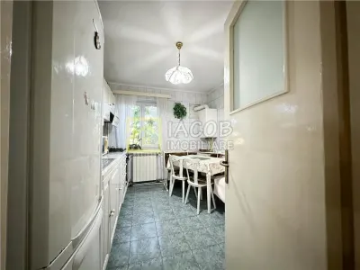 Apartament 3 camere de inchiriat – Bacau, Str. Panselelor - foto 5