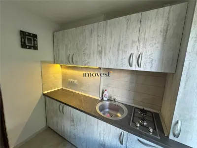 De inchiriat:Apartament cu 2 camere in zona Centrala - foto 4