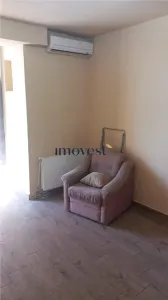 De inchiriat: Apartament cu 2 camere in zona Central - foto 3