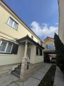 Casa de Vanzare in Zona Baritiu, Satu Mare - 4 Dormitoare, Living, 180 mp Utili, Teren 720 mp - 179.000 EUR - Satu Mare