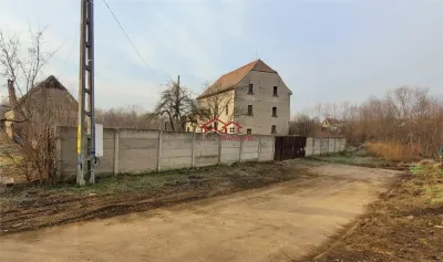 Teren construibil cu fosta moara si utilitati Apoldu de Jos Sibiu - Apoldu de Jos