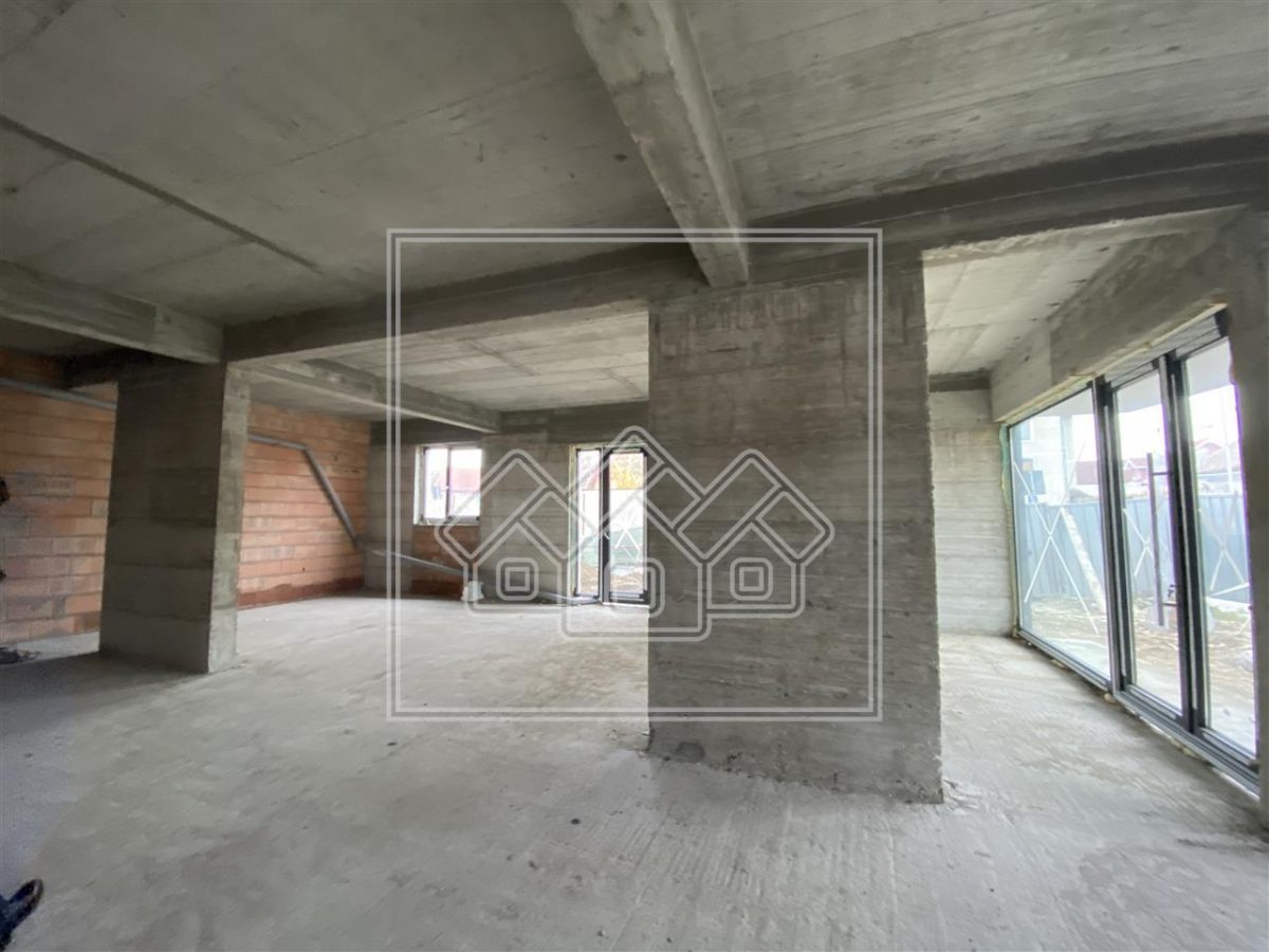 Spatiu comercial nou - 147 mpu - 3 locuri de parcare - Piata Cluj - Sibiu