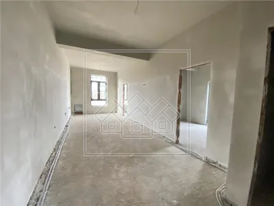 Ap.in vila, cu 2 camere si balcon - parcare in curtea privata a vilei - foto 7