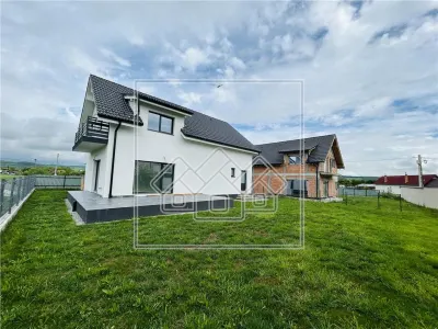 Casa individuala, 487 mp teren, finisata la alb, 147mp utili, Cristian - foto 4