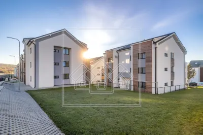 Penthouse cu 4 camere si balcon - 2 bai, intabulat - foto 16