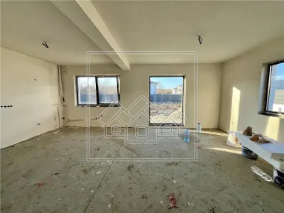 Casa tip duplex, teren 420 mp, predare la alb, Selimbar - foto 7