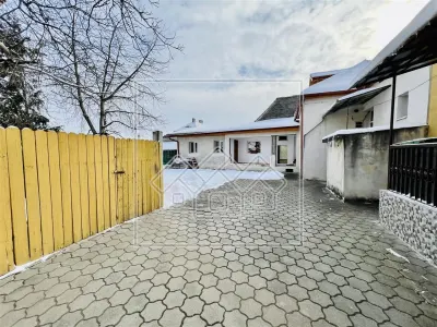 Casa in Lazaret, 900 mp teren, 663 mp gradina, pivnita si pod - foto 14