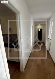 Apartament 2 camere, renovat, parcare, decomandat, etaj intermediar - foto 3